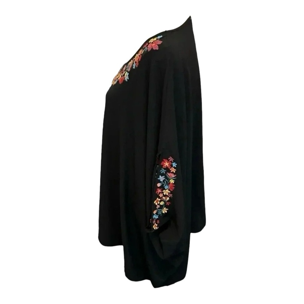 ODDI Women’s Poncho Size 2XL Black Embroidered Floral Details to V-Neck & Sleeve - Picture 3 of 12